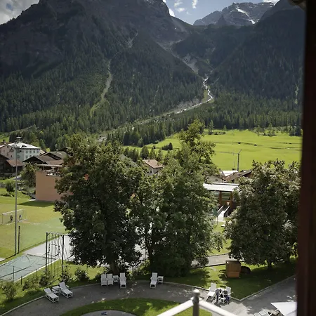 فندق Kurhaus Bergün