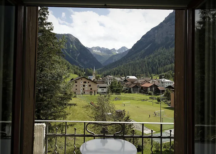 Kurhaus Otel Bergün