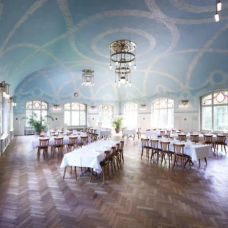 Hotel Kurhaus 2*